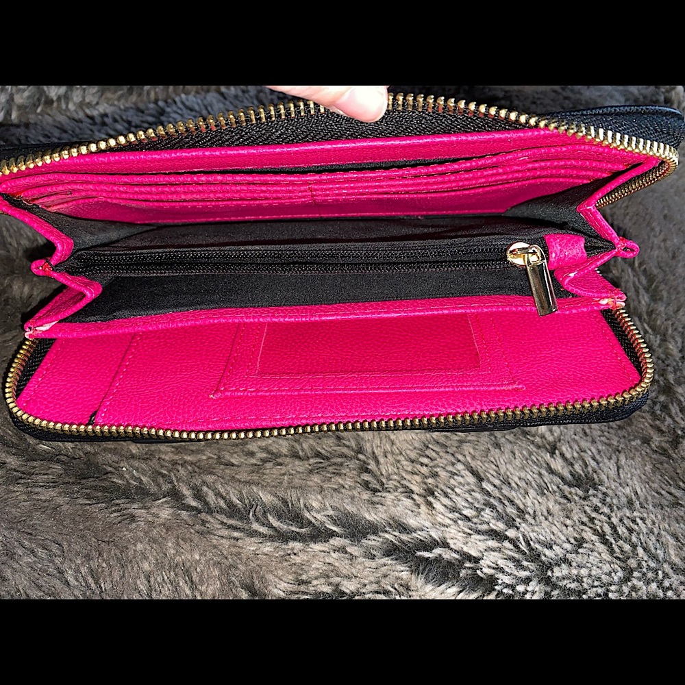 Wallet wristlet